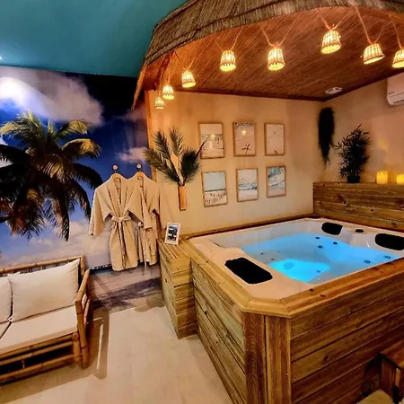 Апартаменты Les Spas De La Mer, Appart&spa Aloha, 100m De La Plage, Plein Coeur Du Grau