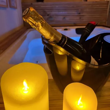 Апартаменты Les Spas De La Mer, Appart&spa Aloha, 100m De La Plage, Plein Coeur Du Grau